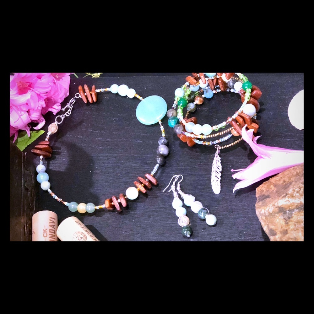 Handmade beaded 4pc jewelry set